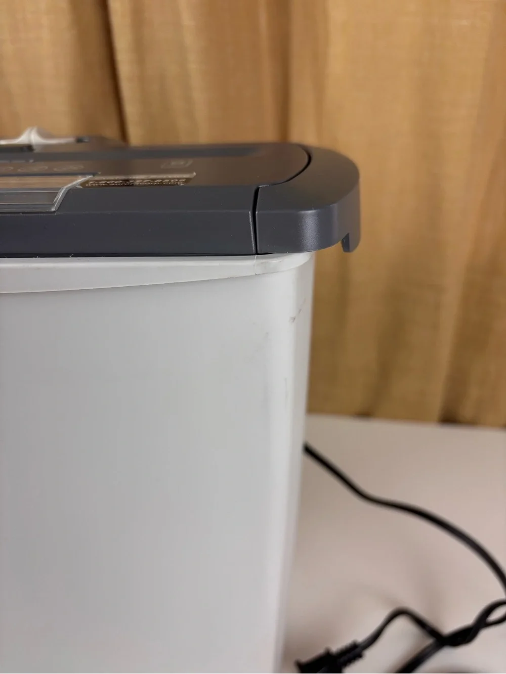 Aurora AS810SD 8-Sheet Strip-Cut Paper, CD and Credit Card Shredder Basket